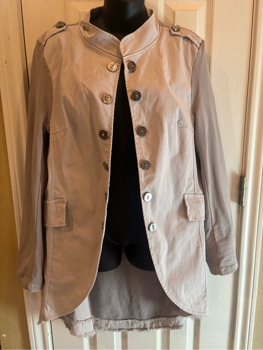 Suzy D Women’s Light Taupe Military-Style Jacket